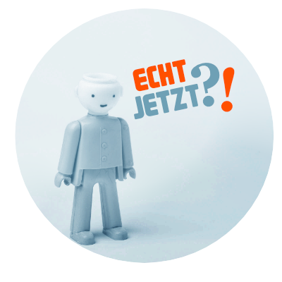 kleine Darstellung der Figur in einer Blase. Zu Schriftzeichen Fragezeichen und Ausrufezeichen
